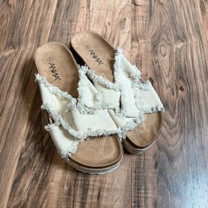 Anna size 8 sandals